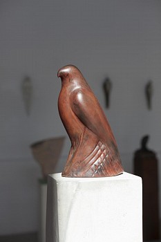 Work: Jane Rosen Rufous II, 2016 hand blown pigmented glass and limestone 66 x 8 x 10 inchesfigure: 14 x 6 x 8 inchesblock: 3.5 x 6 x 8 inchesbase: 48 x 8 x 10 inches ROSEN301