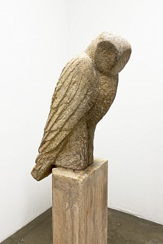 Work: Rough Owl, 2023 limestone 66 x 8 x 14 inches / figure: 18 x 6 x 14 inches, base: 48 x 8 x 8 inches ROSEN324
