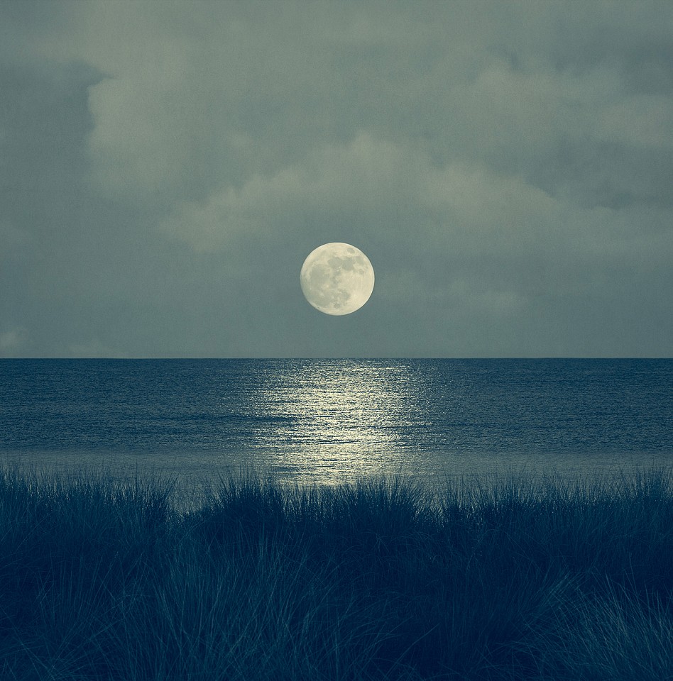Thomas Hager
Night Blues Moonlight, 2025
HAG707
archival pigment print, 42 1/2 x 42 inches